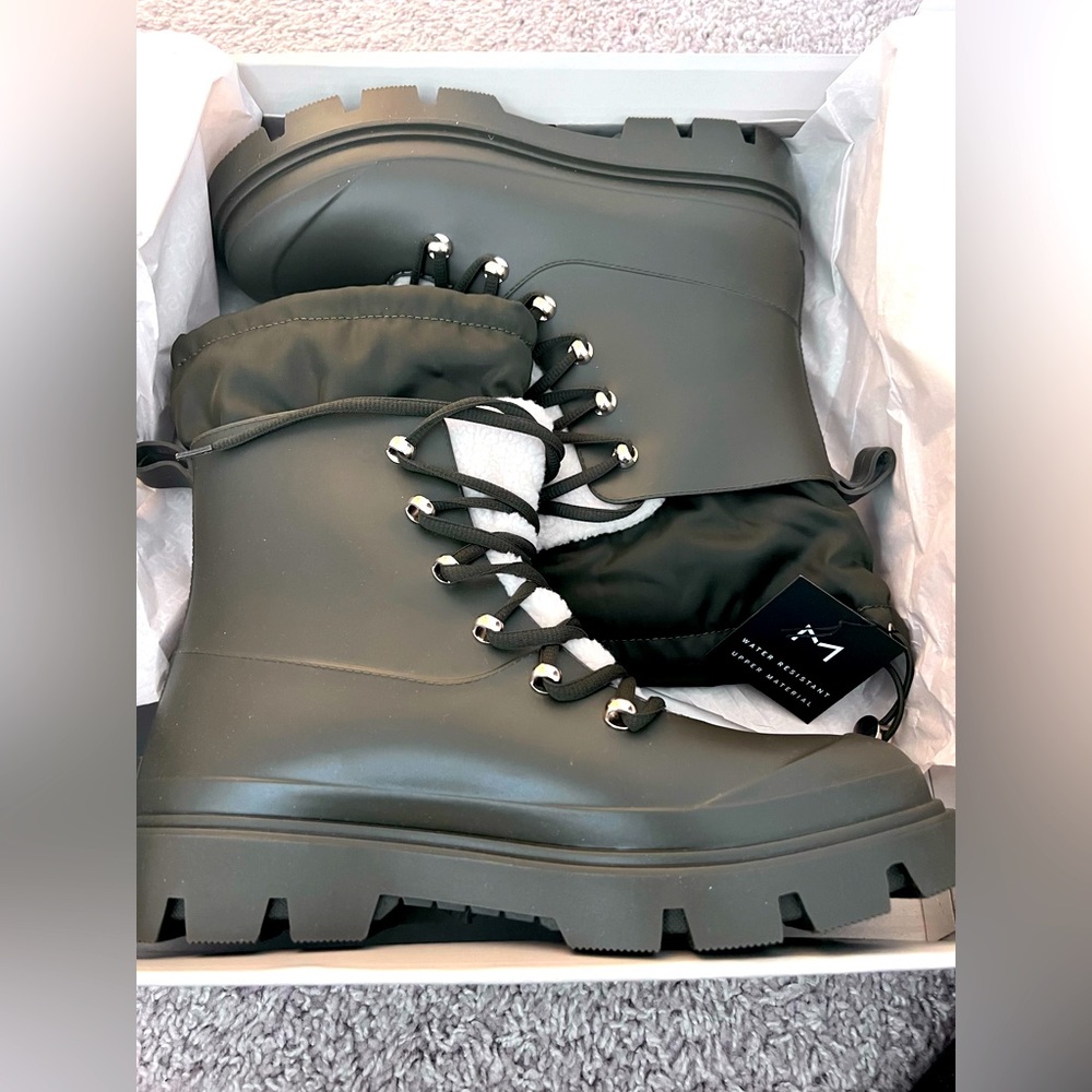 Freely Waterproof Lace-Up Lug Sole Boot
MARC FISHER LTD size 10; Olive w. Gold